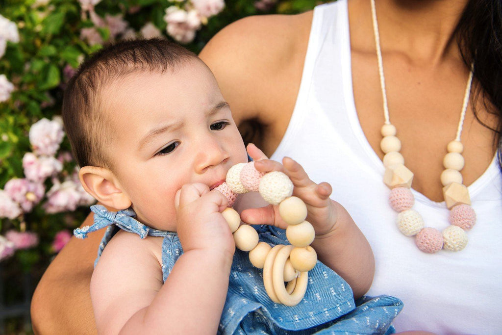 safe all natural teething necklace for mom